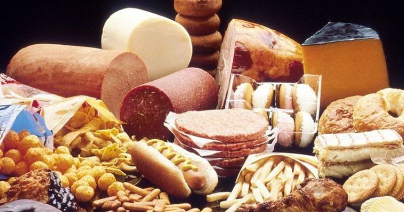 Thực phẩm chứa nhiều chất béo bão hòa, chất béo chuyển hóa